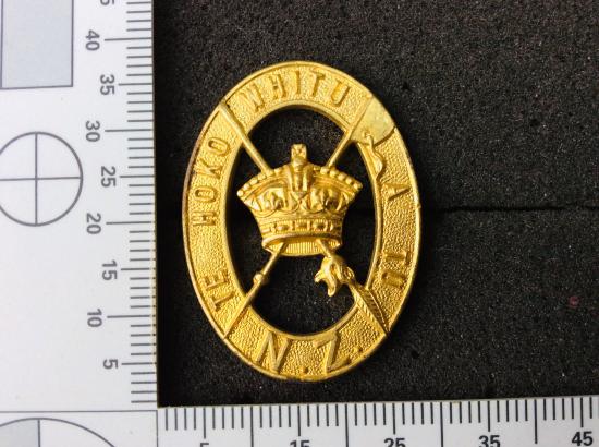 WW1 N.Z Maori Battalion Cap / Collar badge