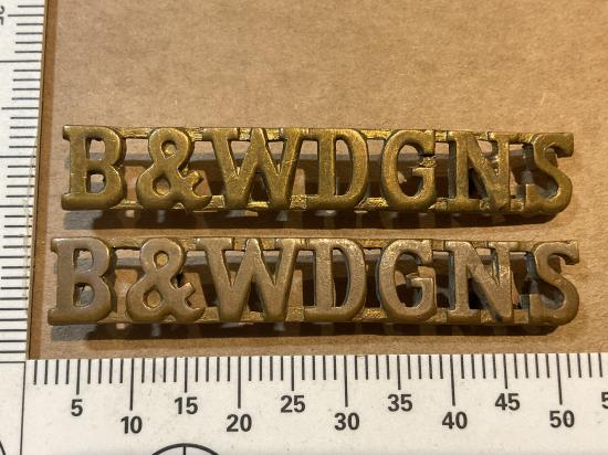 Post 1961 B&W.DGNS (Berkshire & Westminster Dragons) brass shoulder titles