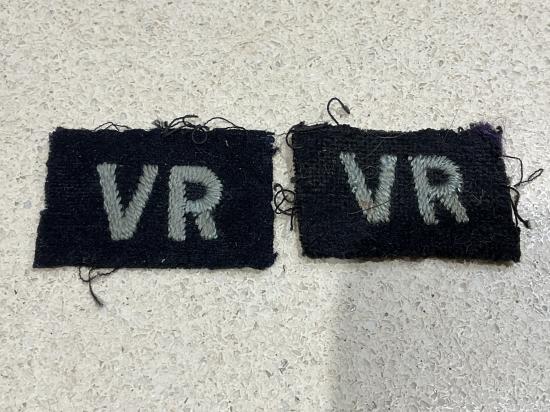 WW2 R.A.F Volunteer reserve (V.R) cloth collar badges
