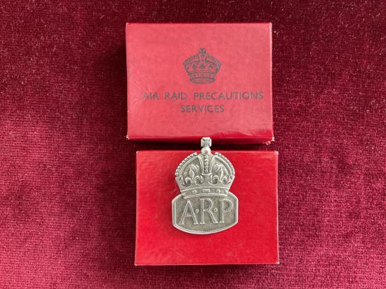 WW2 Boxed AIR RAID PRECAUTIONS SERVICE badge