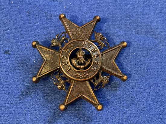 Leeds Rifles Officers cap badge