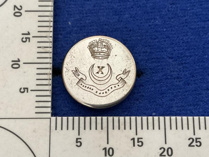 WW2 Indian Army Baluch Regt officers silver hat button