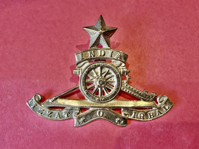 WW2 India Artillery brass cap badge