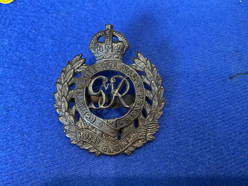 Gradia Militaria | WW2 Royal Engineers O.S.D cap badge by LUDLOW