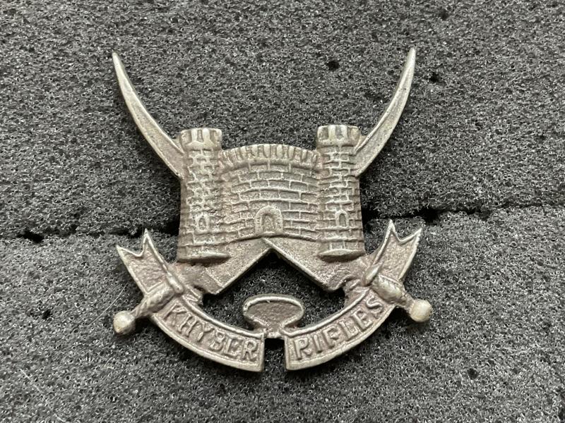 WW2 Khyber Rifles cap badge