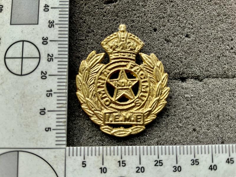 WW2 I.E.M.E brass O.Rs collar badge
