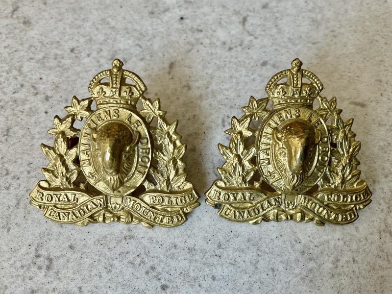WW2 R.C.M.P brass collar badges