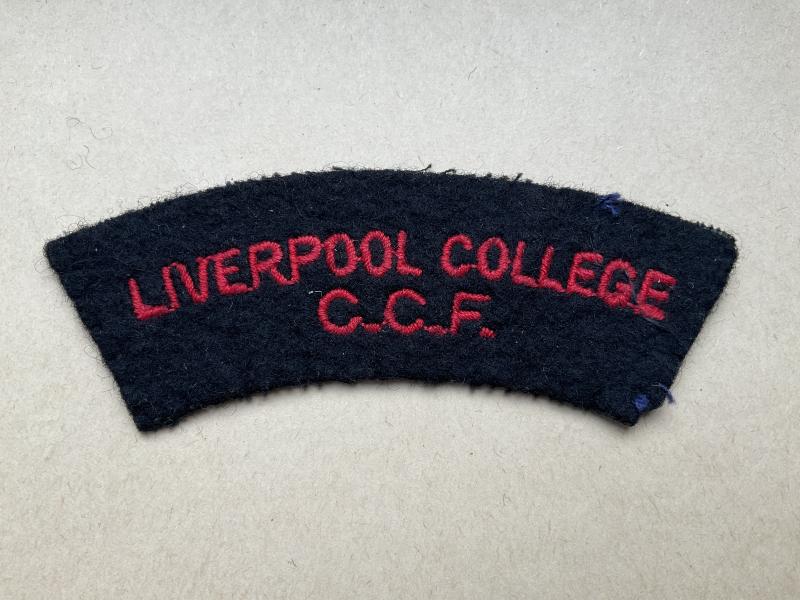 LIVERPOOL COLLEGE C.C.F cloth Shoulder title