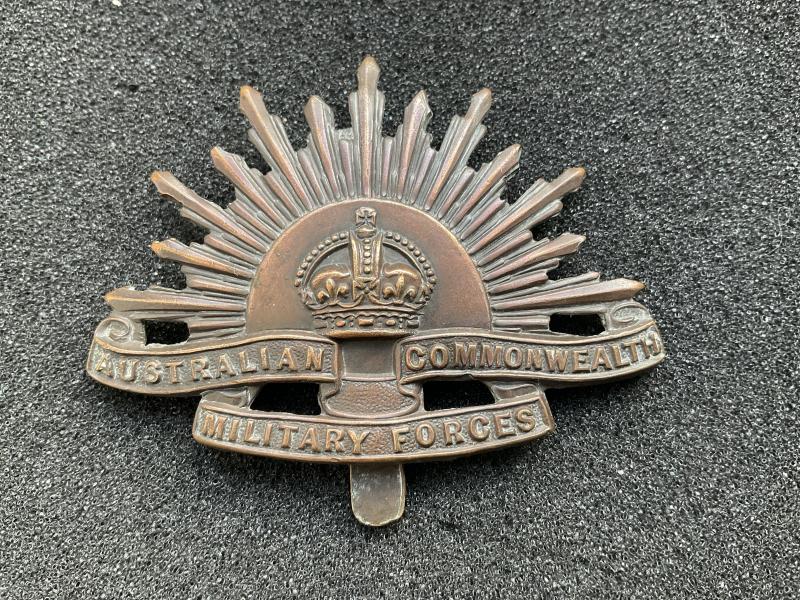 WW1 TIPTAFT Australian Rising sun slouch hat badge
