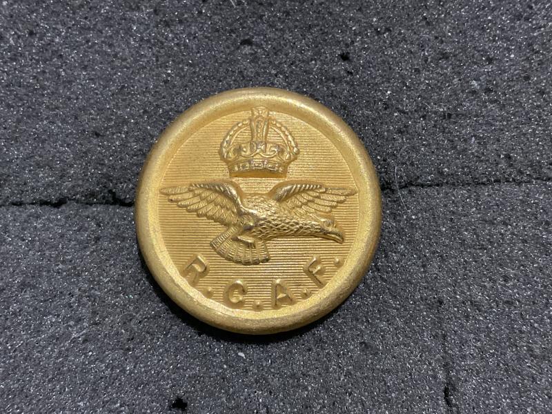 WW2 R.C.A.F Officers gilt button