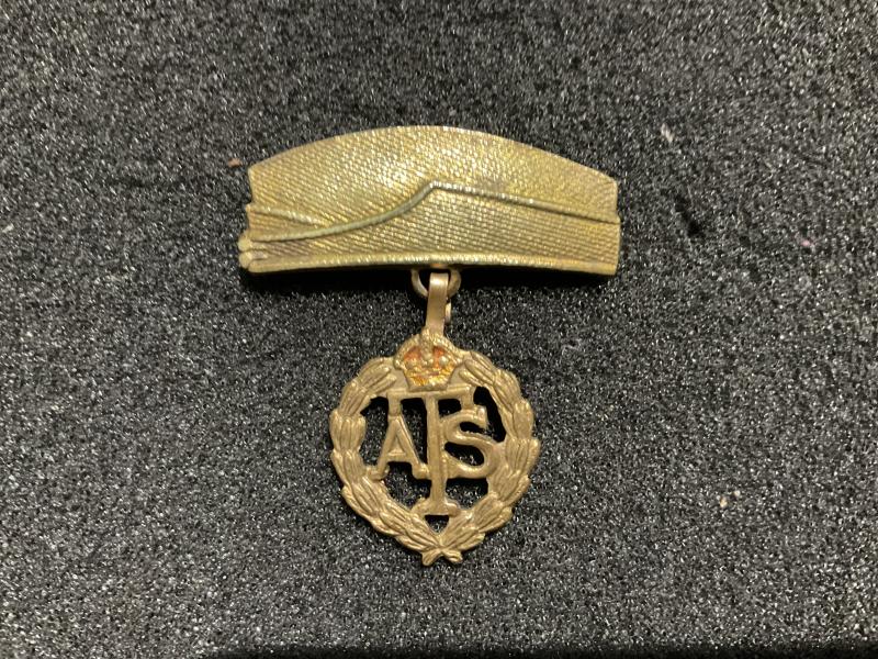 WW2 A.T.S badge & side cap sweetheart badge
