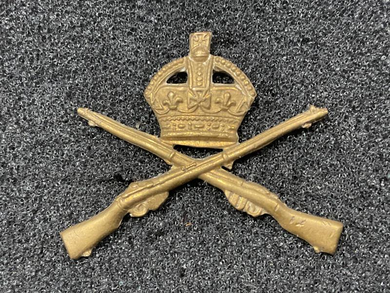 School of musketry collar badge