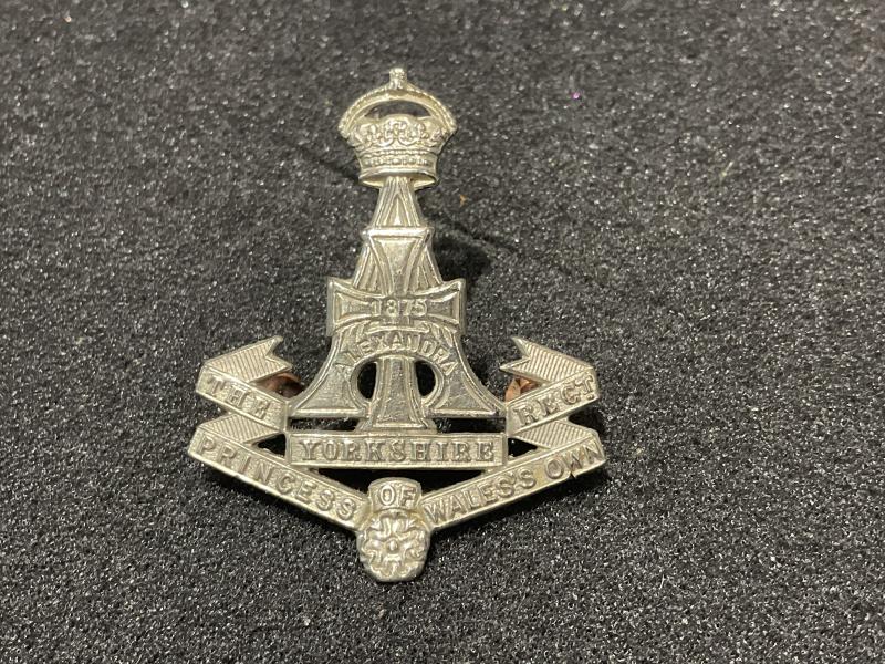 WW1 Green Howards cap badge by Gaunt, London