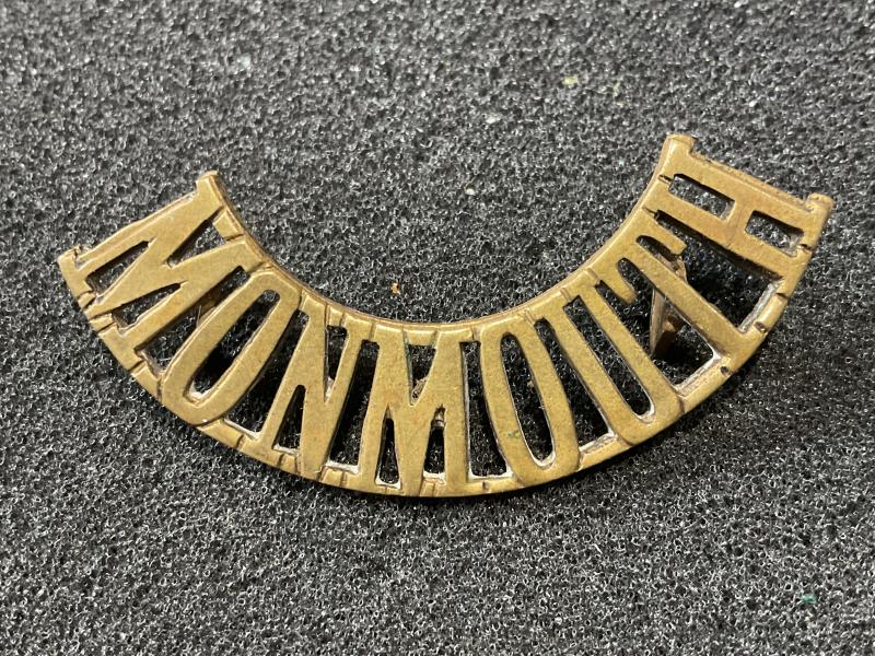 WW1 MONMOUTH brass ORs shoulder title