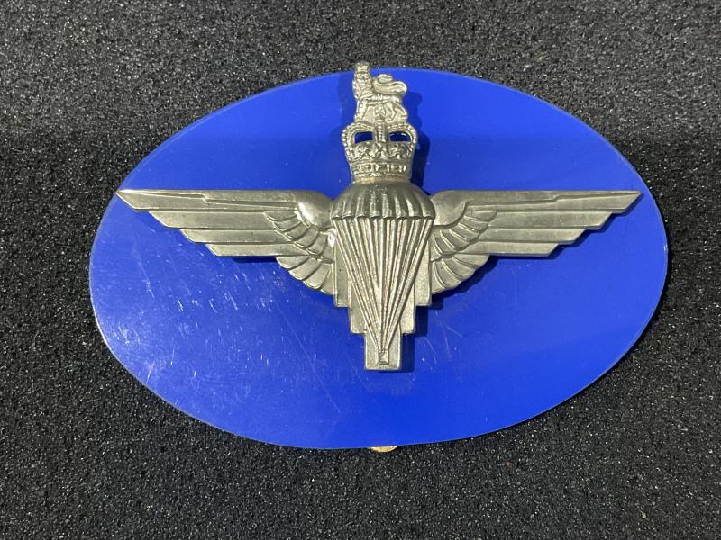 Junior Parachute Company cap badge