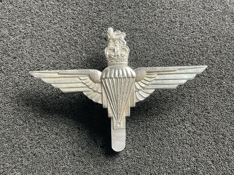 Gradia Militaria | Anodised Parachute Regiment cap badge