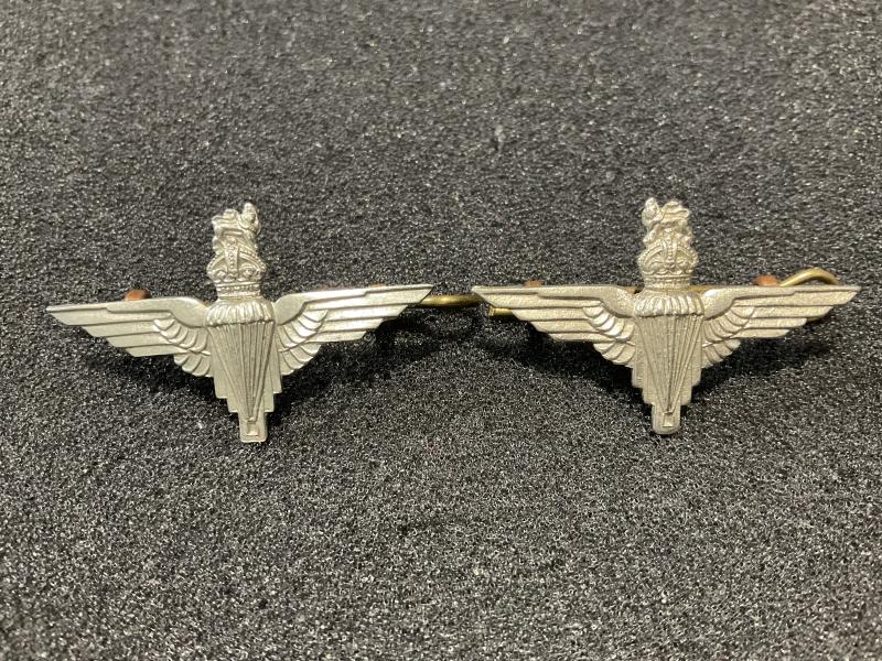 WW2 Parachute Regiment collar badges