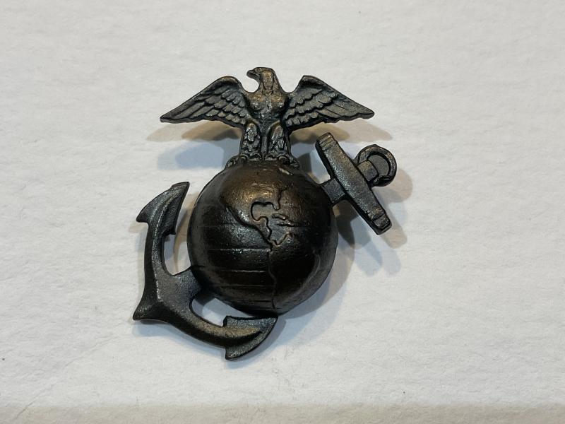 WW2 U.S.M.C side cap badge