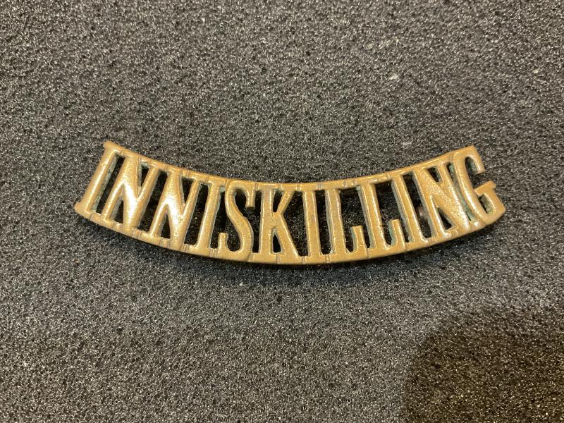 WW1 Inniskilling Dragoons brass shoulder title by Firmin