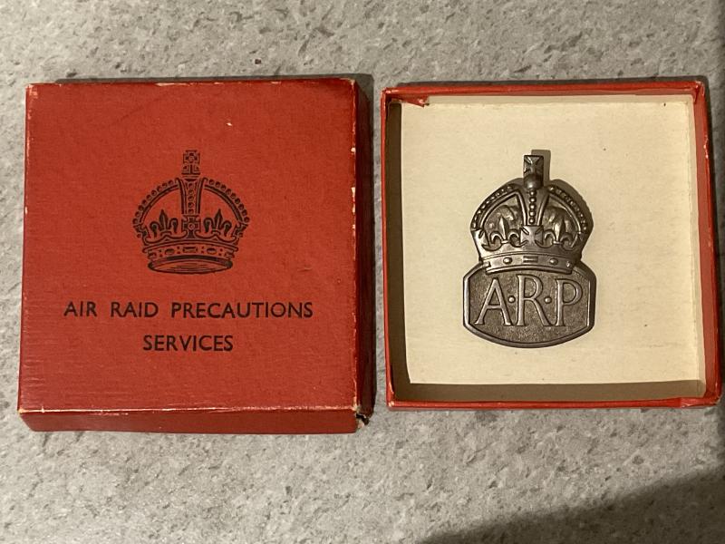 WW2 Silver A.R.P badge in original box of issue
