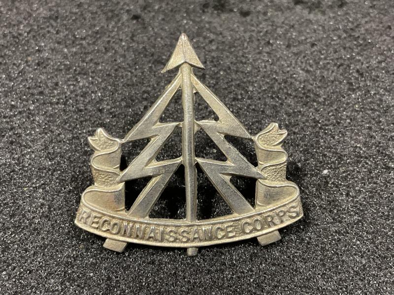 WW2 Reconnaissance Corps white metal collar