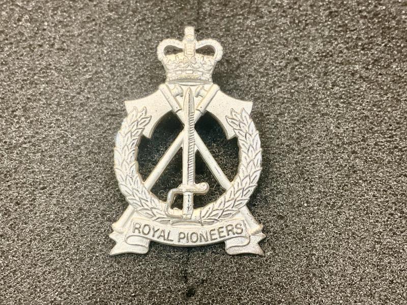 Q/C Officers Royal Pioneers Corps brushed silver cap badge