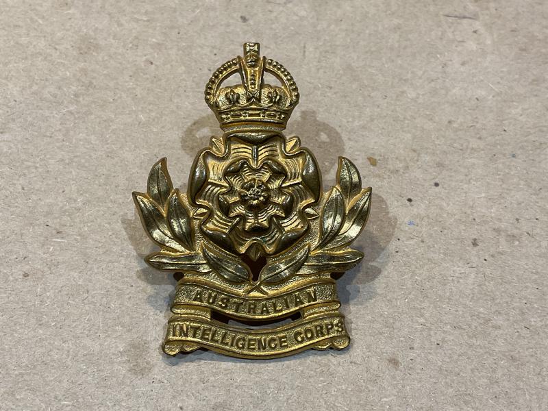 K/C Australian Intelligence Corps gilded brass hat badge