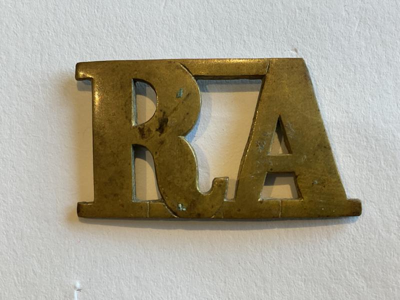 Victorian R.A brass other ranks shoulder title