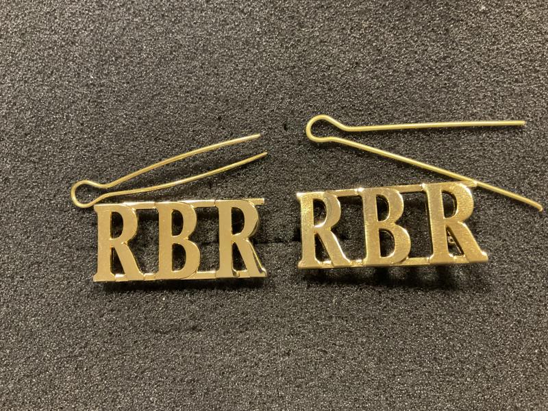 Royal Bermuda Regiment (RBR ) gilding metal shoulder titles.